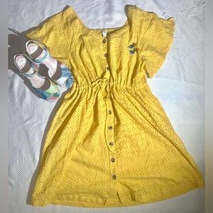 Terra & Sky Yellow dress, waistband for a better shape, functional button down